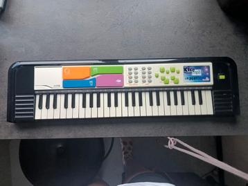 Speelgoedpiano beschikbaar voor biedingen