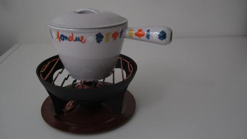 VINTAGE FONDUESTEL LE CREUSET - 6 FONDUEVORKEN - 1973, Elektronische apparatuur, Fonduesets, Zo goed als nieuw, Fondueset, Brander