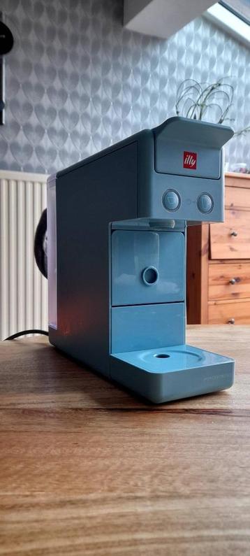 Machine à café Illy, Electroménager, Machine à espresso, Réservoir d'eau amovible, Dosettes et capsules de café, Enlèvement