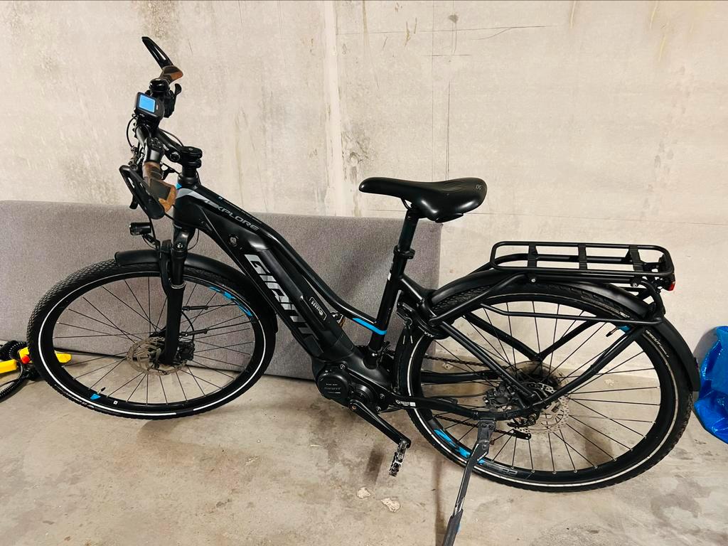 Giant explore E 1 2019 v lo lectrique qwic stromer trek