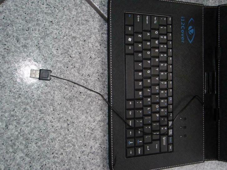 tablet cover met toetsenbord, Computers en Software, Tablet-hoezen, Zo goed als nieuw, Bescherming voor- en achterkant, 12 inch