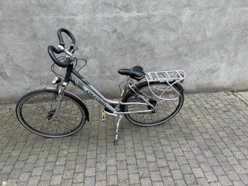 Damesfiets beschikbaar voor biedingen