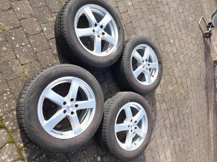 Winterbanden, Auto-onderdelen, Banden en Velgen, Band(en), Winterbanden, 17 inch, 235 mm, Personenwagen, Gebruikt, Ophalen