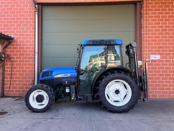 New Holland T4030F 4WD - Smalspoor, Zakelijke goederen, Landbouw | Tractoren, New Holland, Ophalen