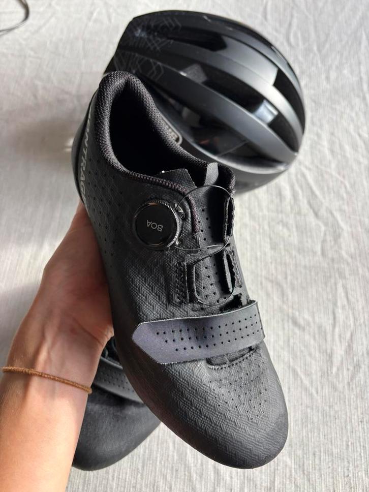 Bontrager fietsschoenen + gratis abus helm, Sport en Fitness, Wielrennen, Zo goed als nieuw, Schoenen, Ophalen of Verzenden