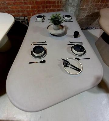 Mortex tafel organisch - Nieuw - Showroomstaat beschikbaar voor biedingen