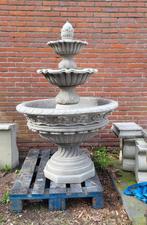 Aanbieding fontein met 2 dames tuinbeelden, Tuin en Terras, Waterpartijen en Fonteinen, Nieuw, Beton, Ophalen of Verzenden, Fontein