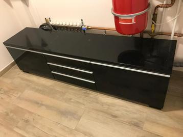 Tv kast  beschikbaar voor biedingen