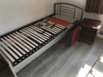 Eenpersoonsbed en nachtkastje, Huis en Inrichting, Slaapkamer | Bedden, Ophalen, Gebruikt, 90 cm, 210 cm