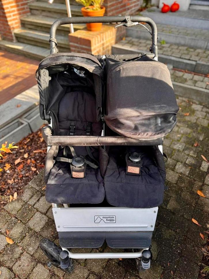 Mountain Buggy Duet – dubbele kinderwagen met draagmand, Kinderen en Baby's, Buggy's, Gebruikt, Duomodel, Verstelbare rugleuning