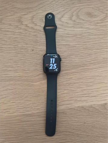 Apple watch SE 2 44 44mm met case en laadkabel beschikbaar voor biedingen