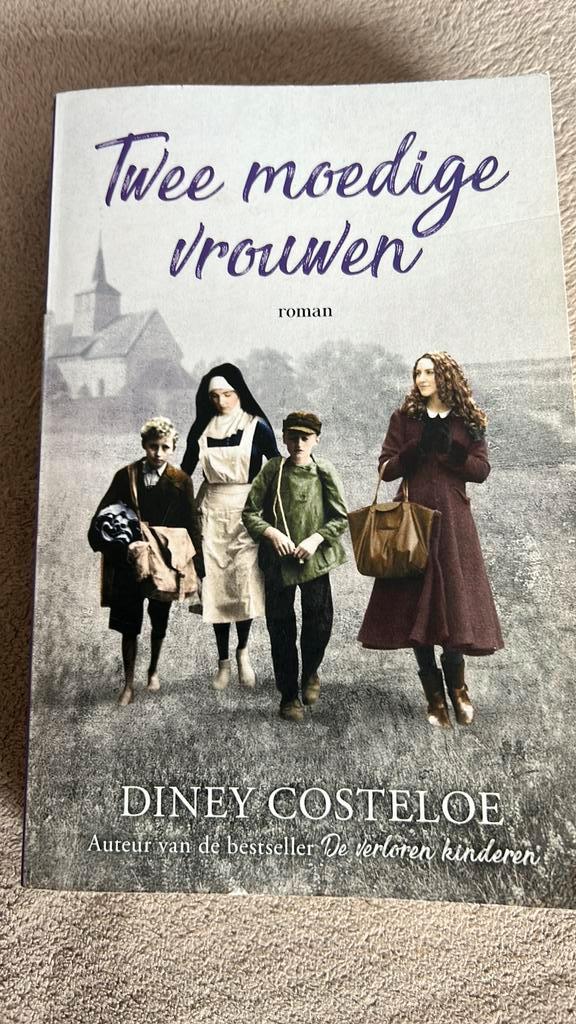Diney Costeloe - Twee moedige vrouwen, Boeken, Literatuur, Ophalen