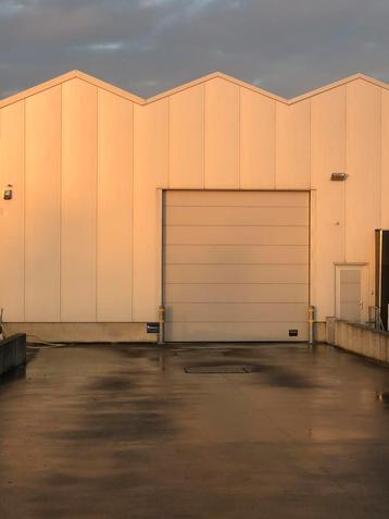 Stalling Caravan, Location, Espace commercial