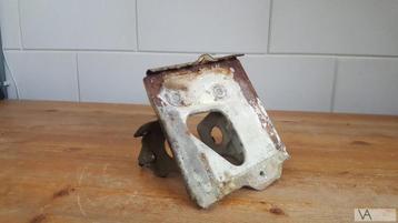 Peugeot 205 1983-1998 accubak accusteun steun bak geen roest beschikbaar voor biedingen