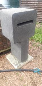Boite aux lettres, Enlèvement, Utilisé, Béton, Sur pied