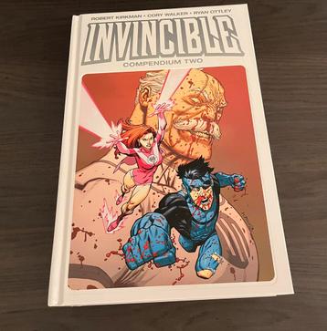 Invincible compendium 2 HC limited edition, Livres, Envoi, Comme neuf