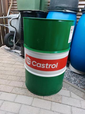 Leeg olievat van 208 liter van Castrol beschikbaar voor biedingen