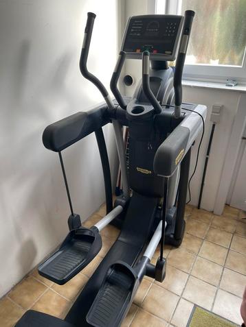 TechnoGym Vario Excite 700 crosstrainer beschikbaar voor biedingen