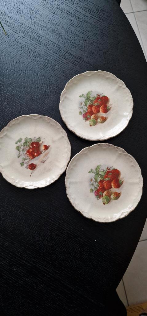 3 antieke borden met fruit, Antiek en Kunst, Curiosa en Brocante, Ophalen of Verzenden