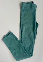 Groene lange broek - mt 38 - Pieces, Maat 38/40 (M), Ophalen of Verzenden, Zo goed als nieuw, Lang