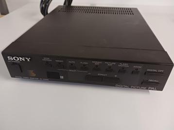 Sony XV-D300 Digital Video Adaptor - TESTED & CLEAN UP.