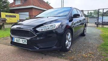 Ford Focus benzine met 70000 km disponible aux enchères