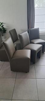 5 eetkamerstoelen op wieltjes, Comme neuf, Synthétique, Brun, Cinq, Six Chaises ou plus