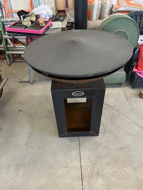 Caeser vuurschaal barbeque grill, Tuin en Terras, Houtskoolbarbecues, Gebruikt, Met accessoires, Ophalen