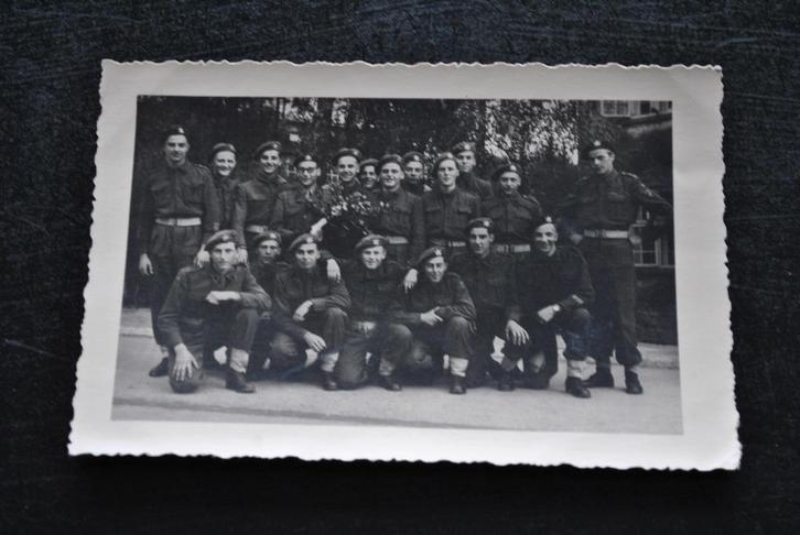 Originele fotokaart Belgische militaire groep Infantry, Verzamelen, Militaria | Algemeen, Landmacht, Foto of Poster, Ophalen of Verzenden