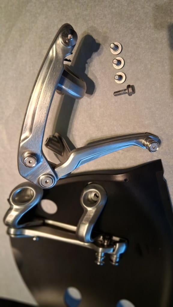 Fixations et sacoches triumph rocket 3, Motos, Motos | Triumph, Particulier, Enlèvement ou Envoi