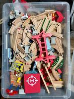 Grote bak houten treinspoor met treintjes en toebehoren, Enlèvement, Comme neuf