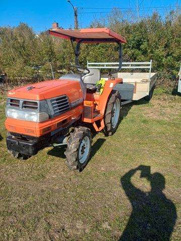 Kubota 4x4 grandel brede opstap schakelt aan stuur  beschikbaar voor biedingen