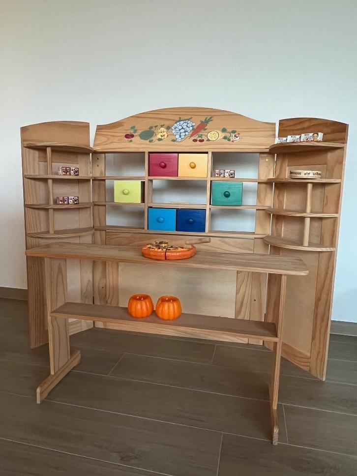 Houten winkeltje, Kinderen en Baby's, Speelgoed | Houten speelgoed, Zo goed als nieuw, Meubelstuk of Keukentje, Ophalen