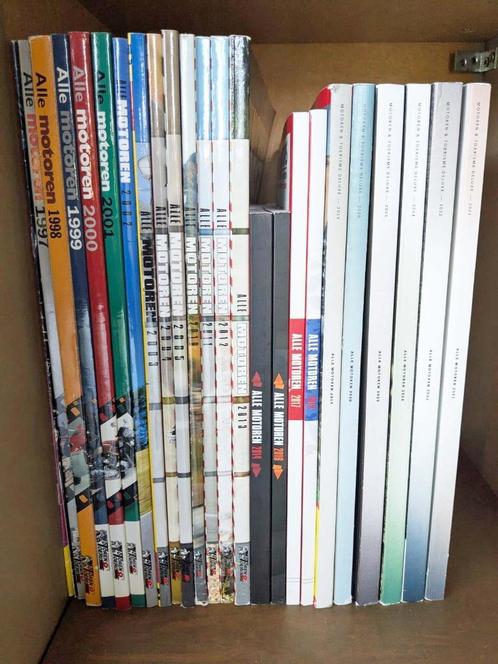 Motorfiets overzicht boeken, Boeken, Motoren, Gelezen, Ophalen of Verzenden