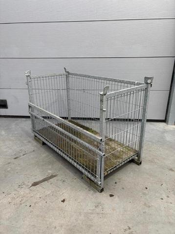 palletbox voor opslag beschikbaar voor biedingen