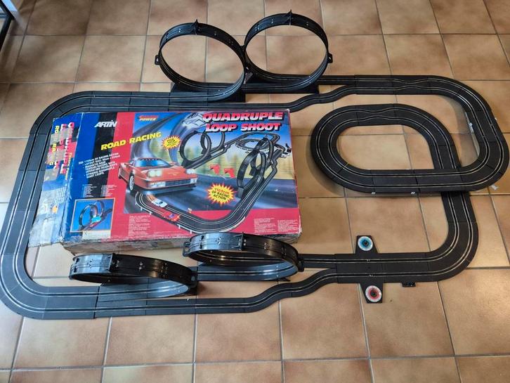 Circuit Quadruple Loop Shoot Road Racing (ONVOLLEDIG), Kinderen en Baby's, Speelgoed | Racebanen, Gebruikt, Racebaan, Elektrisch