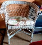 Récupération gratuite d'une chaise en rotin à Bissegem, Osier ou Rotin, Enlèvement, Utilisé, Blanc