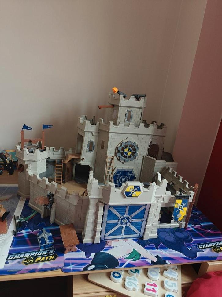 Playmobil 70220 – Grand Castle of Novelmore (met draak), Kinderen en Baby's, Speelgoed | Playmobil, Gebruikt, Ophalen