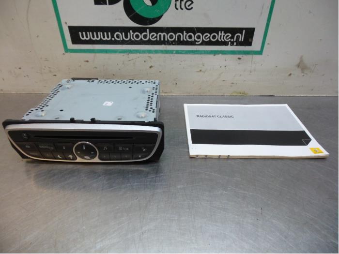 Radio CD Speler van een Renault Megane (Megane 09-), Auto-onderdelen, Elektronica en Kabels, Renault, Gebruikt, 3 maanden garantie