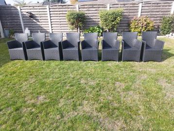 8 tuinstoelen  beschikbaar voor biedingen