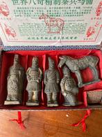 Figurines chinoises en terre cuite dynastie Qin, Enlèvement