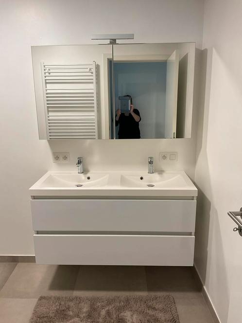Wit Badkamermeubel +glazen douchenscherm + douchebak, Huis en Inrichting, Badkamer | Badkamermeubels, Zo goed als nieuw, Spiegelkast