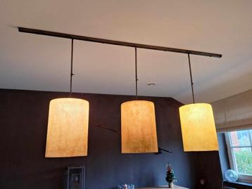 Unieke plafondlamp met 3 lichtpunten beschikbaar voor biedingen