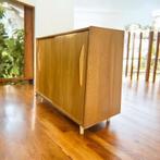 Vintage houten schoenkast / kastje met schuifdeuren, Kinderen en Baby's, Ophalen of Verzenden, Commode