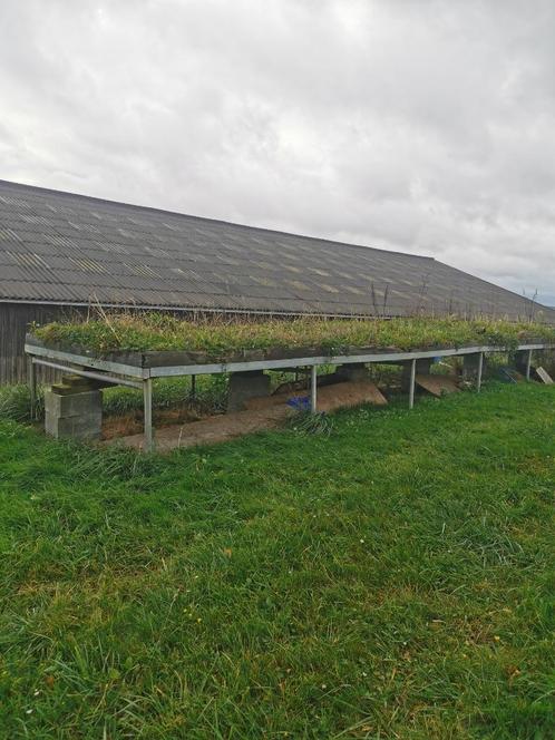 1 kweektafel van gegalvaniseerd staal van 2 x 2 m en 3 poten, Tuin en Terras, Overige Tuin en Terras, Gebruikt, Ophalen