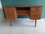 vintage bureau in hout, Huis en Inrichting, Ophalen, Gebruikt, Bureau