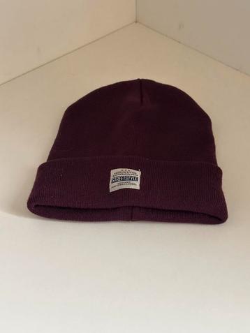 Bonnet mauve  beschikbaar voor biedingen