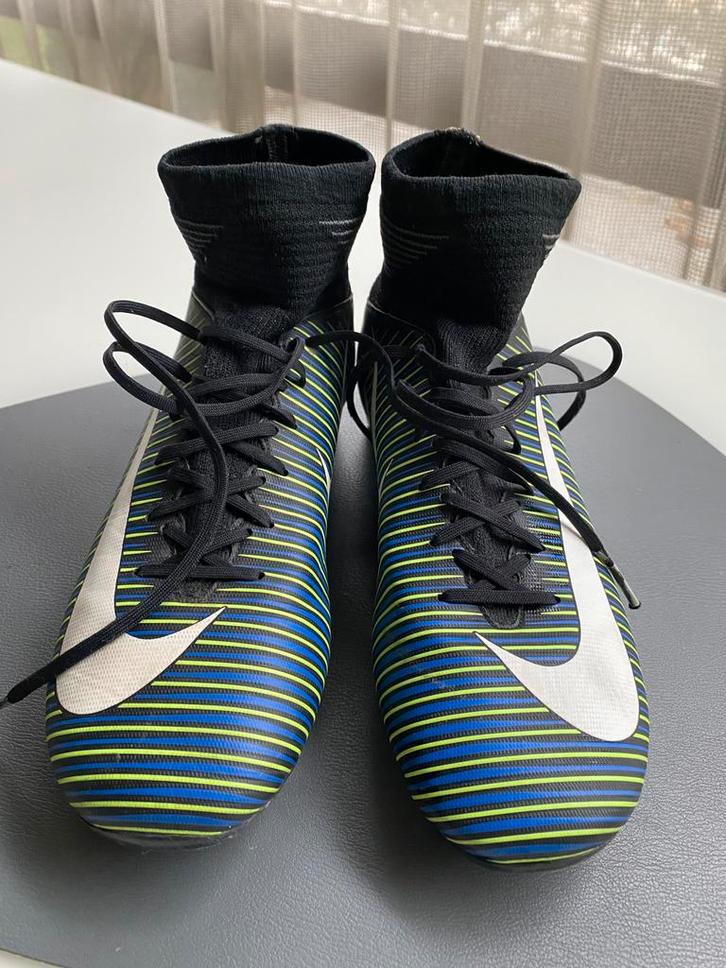 Voetbalschoenen maat 36, Sports & Fitness, Football, Comme neuf, Chaussures, Enlèvement ou Envoi