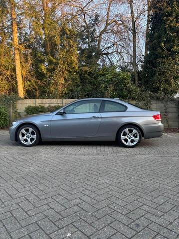 BMW serie 3 E92 coupé sport 2.0 Diesel, Autos, Cuir, Boîte manuelle, Noir, USB