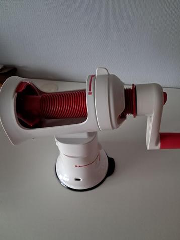 Adapta chef Tupperware beschikbaar voor biedingen